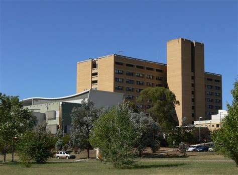 File:Canberra Hospital.jpg - Wikipedia