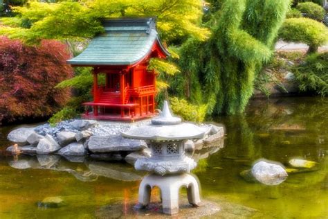 Japanese Pagoda Garden | Shutterbug