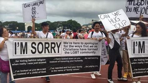 Christians Surprise Pride Parade Marchers With Signs Apologizing For ...