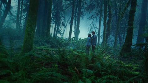 Twilight-Edward & Bella take a walk