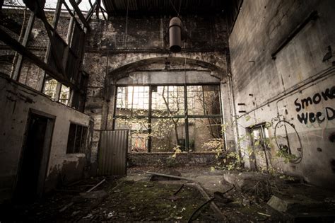 30 Striking Photos Showing the Beauty of Urban Decay