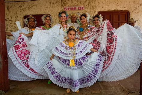 Panama City Folkloric Show and Dinner 2024