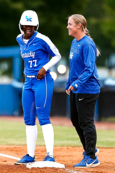 Kentucky-Georgetown Fall Softball Photo Gallery – UK Athletics