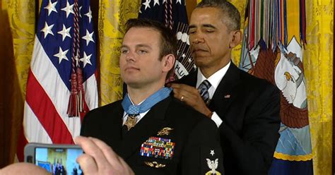 Navy Seal awarded Medal of Honor - CBS News