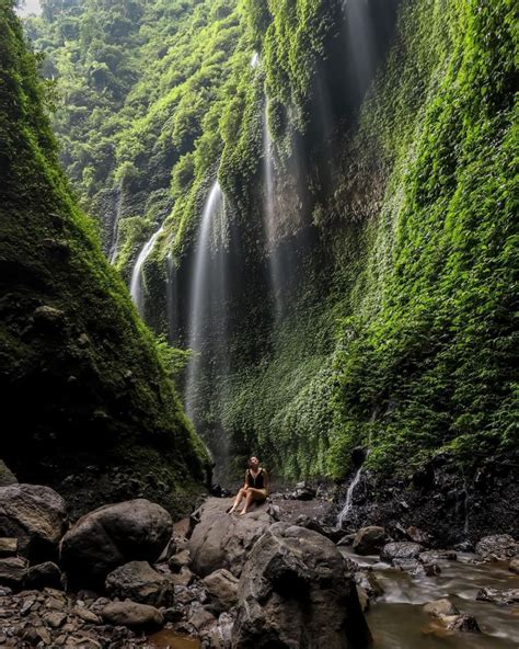 5 Pesona Air Terjun Madakaripura