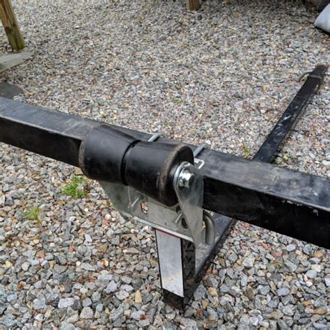 CE Smith Deep V Keel Roller Assembly for Boat Trailers - Galvanized Steel/Black Rubber - 5" CE ...