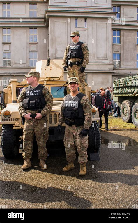 MP Military Police soldiers U.S. army "Dragoon Ride" convoy Stock Photo ...