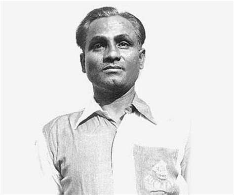 Dhyan Chand Biography - Childhood, Life Achievements & Timeline