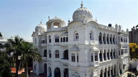 Shiromani Gurdwara Parbandhak Committee sends legal notice to X over fake account - India Today