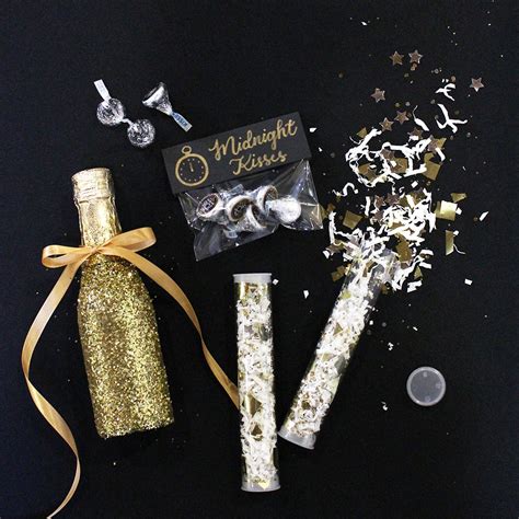 Ring In The New Year With These 3 DIY New Year's Eve Party Favors -Beau ...