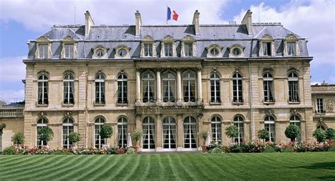 A Tour Inside the Élysée Palace (Spoiler: It's Beautiful) - Frenchly