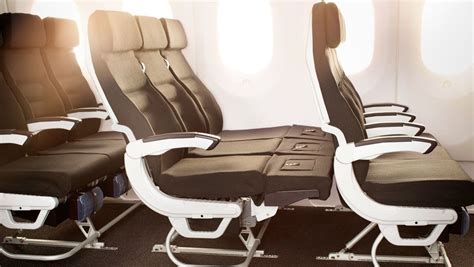 Review photos Skycouch economy seat Air New Zealand China Airlines - Executive Traveller