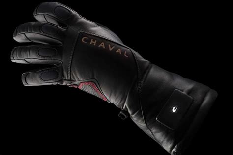 Stay Toasty and Untangled with the Chaval Supernova Wireless Gloves | Digital Trends