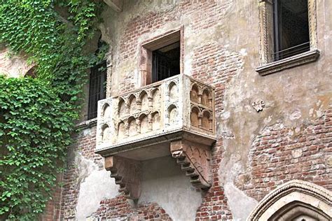 😂 Famous balcony scene romeo and juliet. The Romeo and Juliet Balcony ...