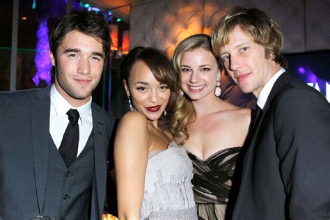 This 'Revenge' Cast Reunion Has Fans Freaking Out