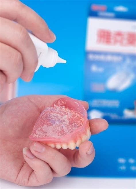 Best Denture Adhesive - Latest Detailed Reviews | TheReviewGurus.com