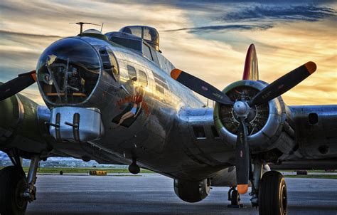 Northeast News | Boeing B-17 Makes a Landing in Kansas City | Northeast News