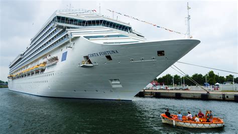 A Day in the Life of a Cruise Ship Pilot | Britannica