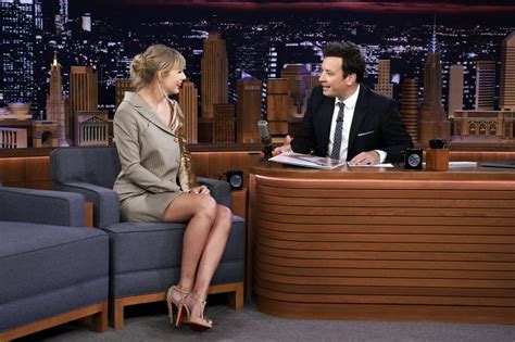 Taylor Swift Appears, Plays Name That Song On Jimmy Fallon's "Tonight Show"