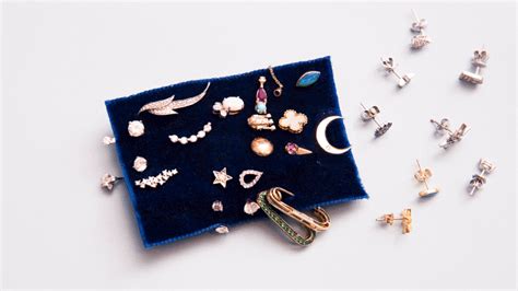Isabella Townsley’s Initial Hoop Earrings Are the New Must-Have ...