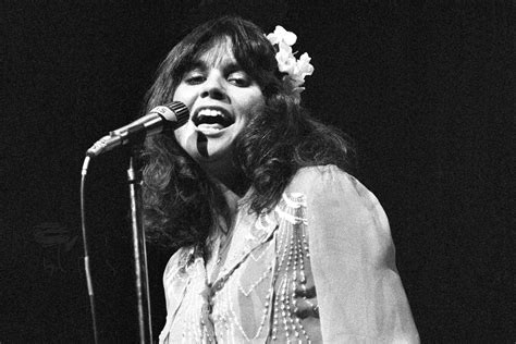 Flashback: See Linda Ronstadt's Stunning Performance of the Eagles ...