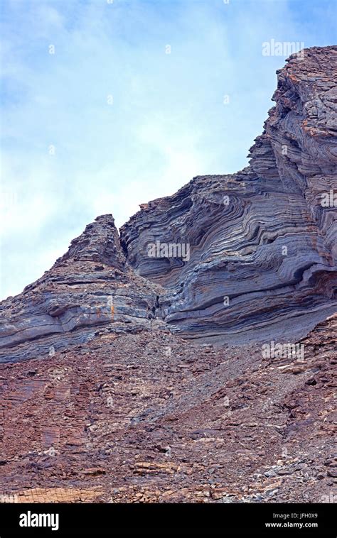 Cliff fissures hi-res stock photography and images - Alamy