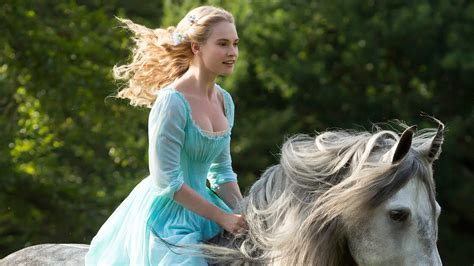 Cinderella (2015). Film Review - VolGanga