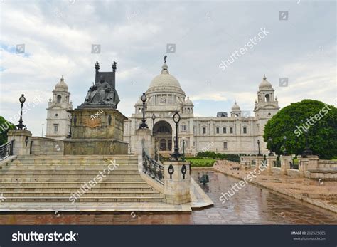 Victoria Memorial Built Palace Queen Victoria Stock Photo 262525685 ...