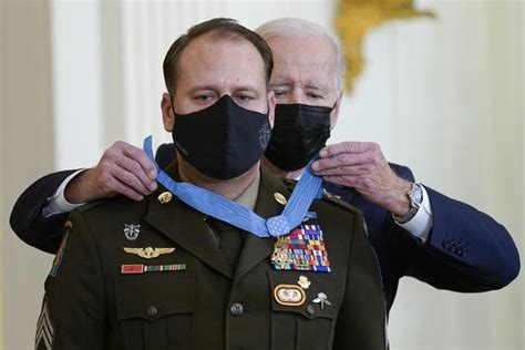 Heroism and Sacrifice Mark Soldiers' Medal of Honor Ceremony at White House | Military.com