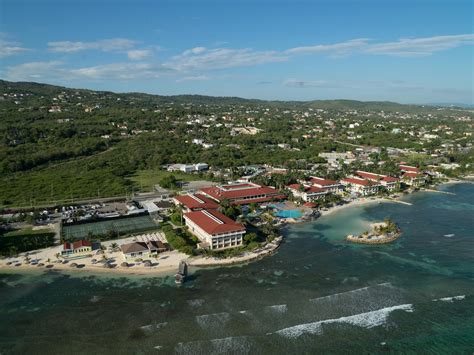 Montego Bay Hotel and Resort - Holiday Inn All-Inclusive Resort