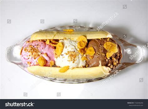 Banana Splits Isolated White Background Stock Photo 1732696250 | Shutterstock