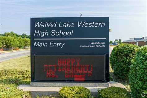 Walled Lake Western High School, Commerce Township MI Rankings & Reviews - Homes.com