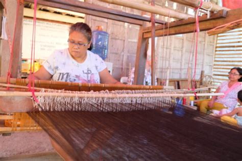 The art of Hablon weaving in Iloilo - Out of Town Blog