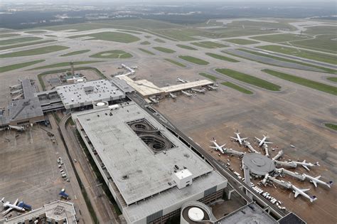 With Rain Lessening In Houston, Airports And Ports Begin Opening | NCPR ...