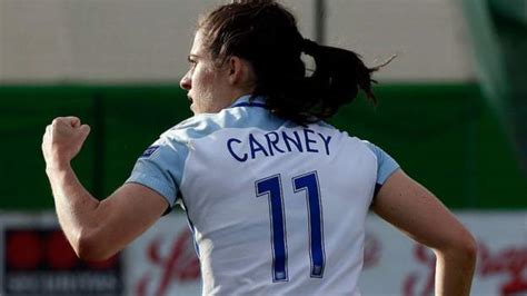 Karen Carney: Retiring England striker's role in transforming game - BBC Sport