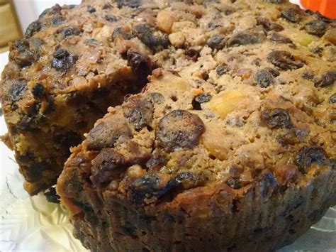 Boozy Yule Fruitcake (that doesn’t taste of sawdust and regret) – DY ...