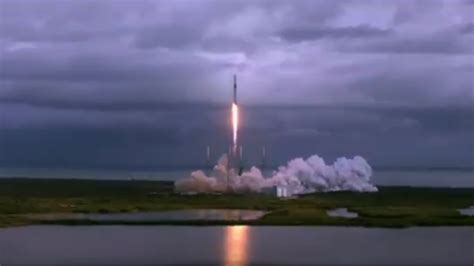 Elon Musk launches 143 small satellites in space at the same time – New record (video ...