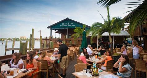 Top 5 Places to Eat in Fort Myers, Florida [2021 Edition] - Wheelchair Travel