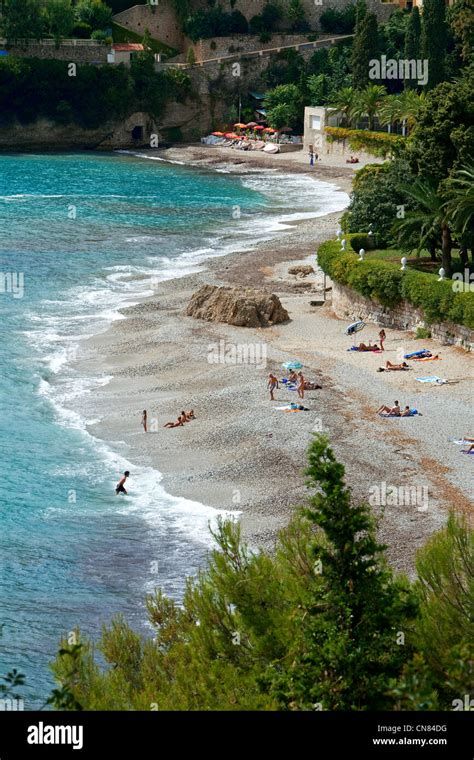 France, Alpes Maritimes, Roquebrune Cap Martin, Plage de la Buse, beach ...