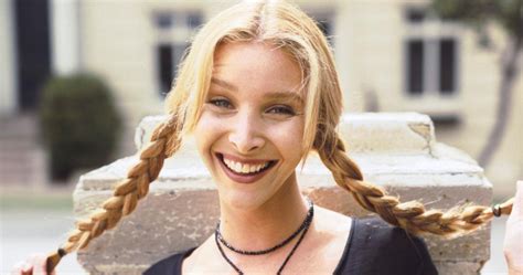 Friends: 10 Things Even Diehard Fans Didn't Know About Phoebe