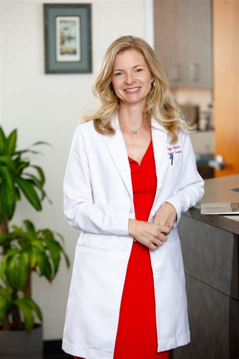 Dr. Robyn Roberts - Doctors Choice Awards in Aesthetic Physician