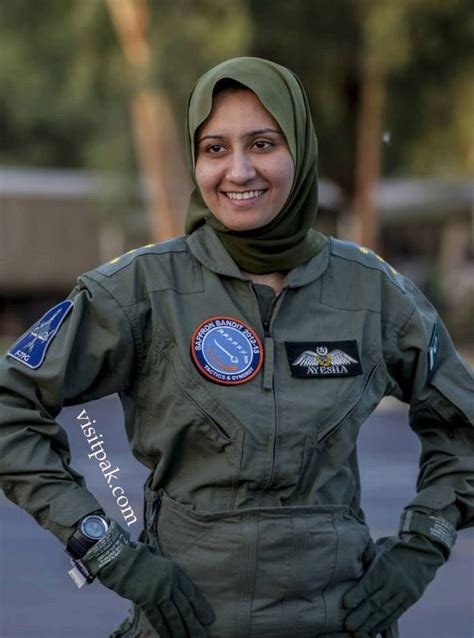 Ayesha Farooq first woman pilot of Pakistani fighter jet | Female pilot ...