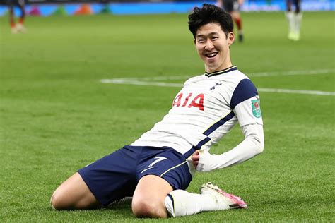 Son Heung Min giành Quả bóng Vàng châu Á 2020