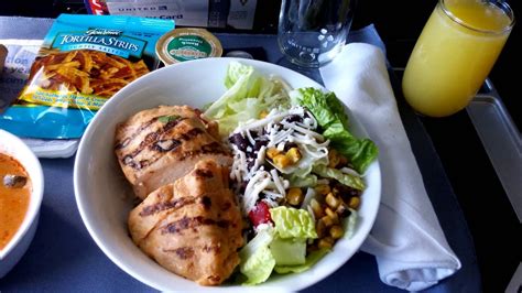 4K UHD United Airlines Food Service First Class Domestic Lunch Southwest Chicken Salad 737-800 ...