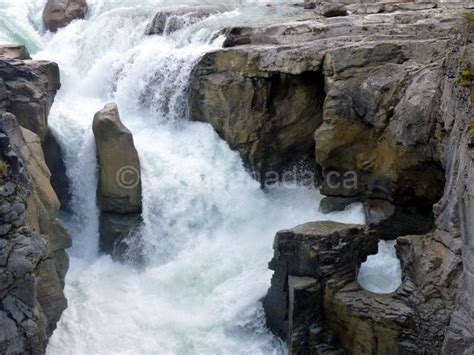 Sunwapta Falls Jasper National Park | To Do Canada