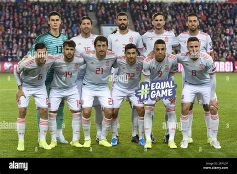 The Spanish football team poses for a photo during the UEFA Euro 2020 ...