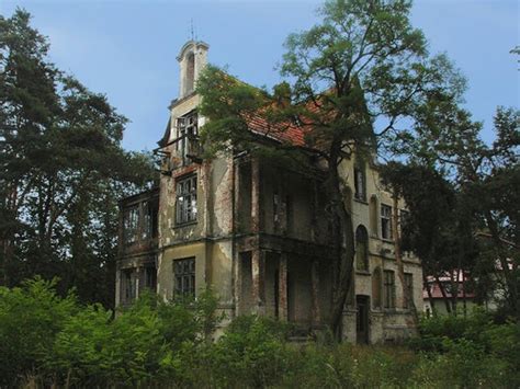 Neglected house | Forgotten Places | Pinterest