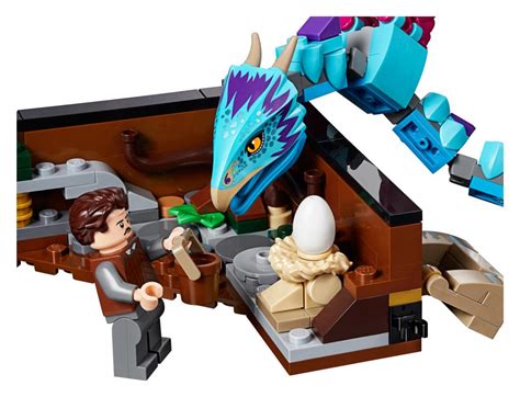 LEGO Fantastic Beasts 75952 Newt's Case of Magical Creatures 07 - The Brothers Brick | The ...