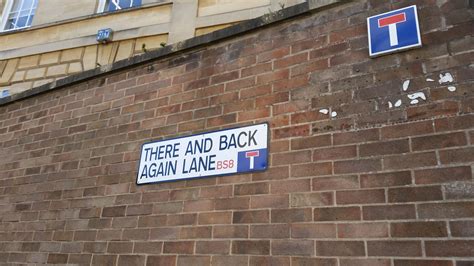 This street sign for a dead end road : r/mildlyinteresting