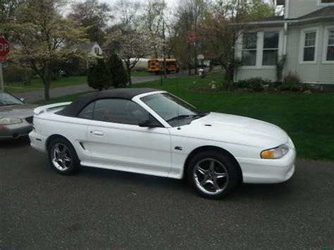 Sell used 95 FORD MUSTANG GT ONLY 82000 MILES CONVERTIBLE RED LEATHER MINT CONDITION in ...